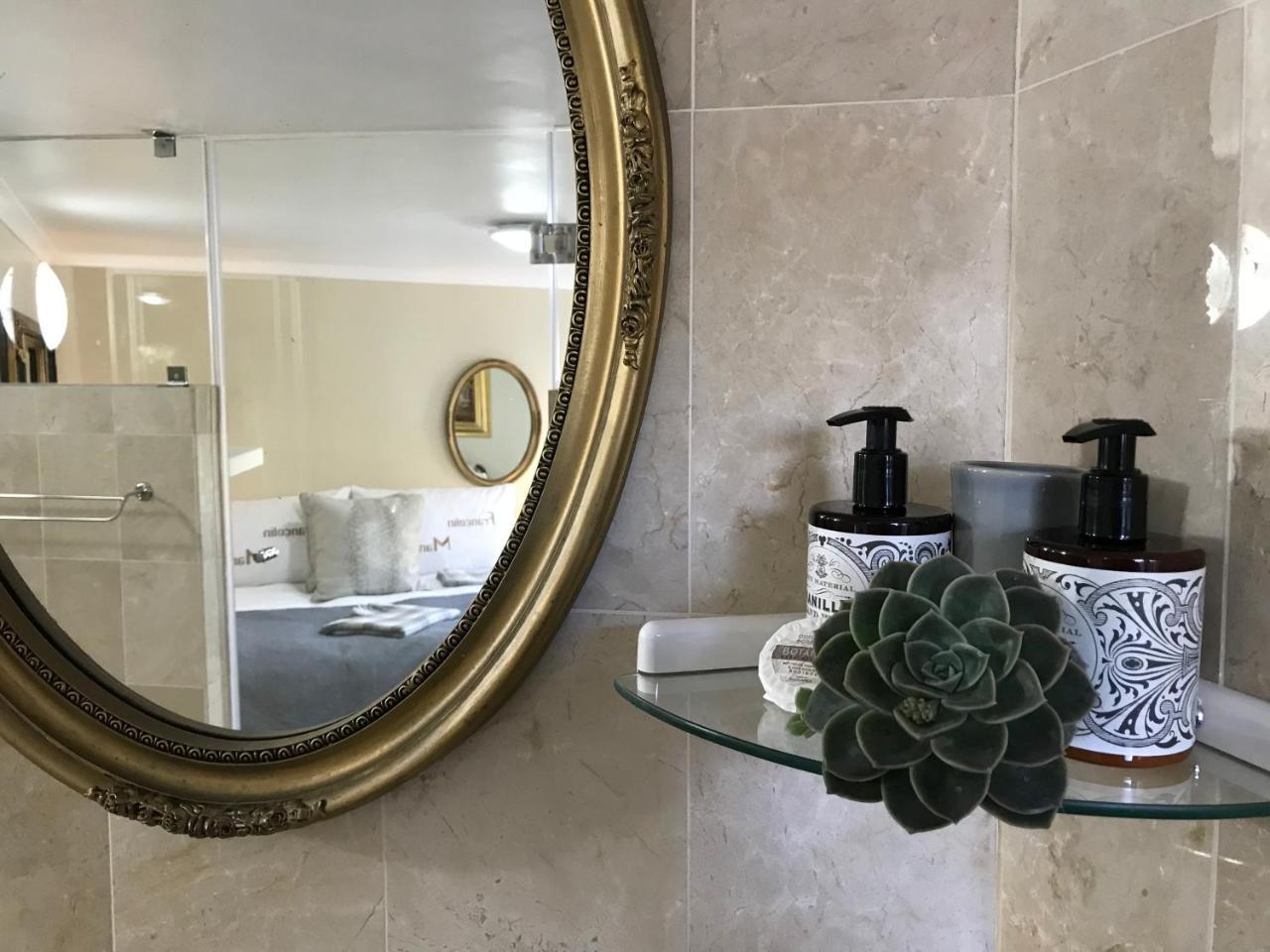 Francolin Manor Bed & Breakfast Hermanus Dış mekan fotoğraf